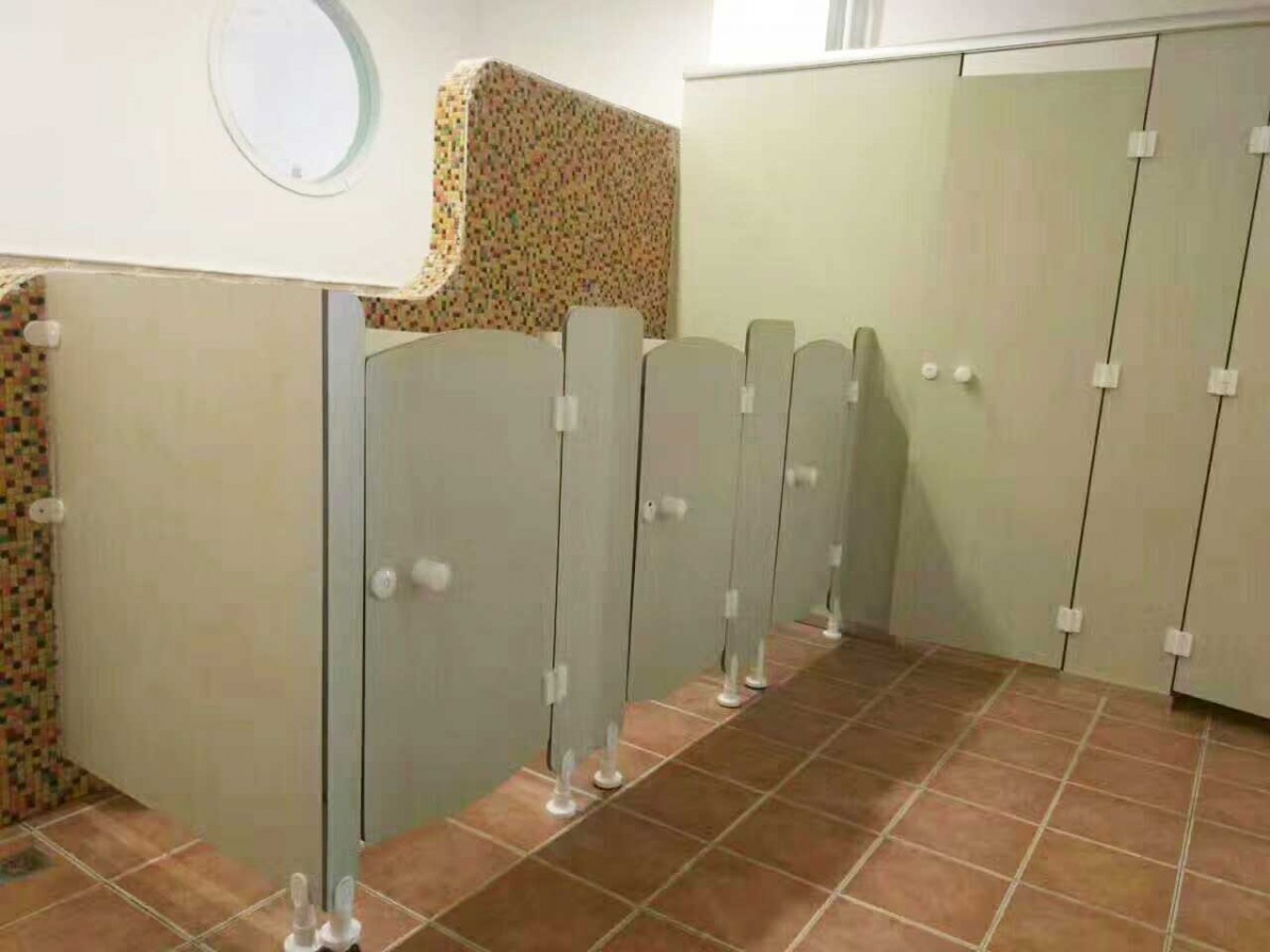 建筑工地衛(wèi)生間隔斷4